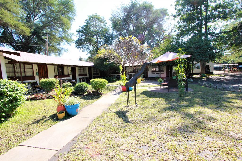 Zigzag Town Lodge Livingstone Kültér fotó